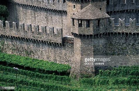 List Of Castles In Switzerland Photos and Premium High Res Pictures ...