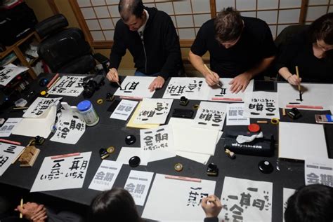 Japanese Calligraphy Workshop The Official Tokyo Travel Guide Go Tokyo