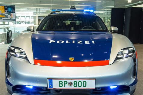 Trotz Problemen in der Praxis 23 neue Elektroautos für unsere Polizei