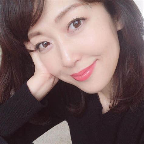 草間淑江さんのインスタグラム写真 草間淑江instagram「今週もお疲れ様でした☺️ みなさま素敵な金曜日を ️ 今週出会いあり