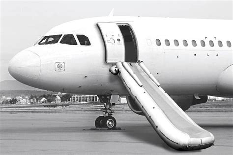 Delta Flight Returns To Jfk Airport After Emergency Slide Falls Off