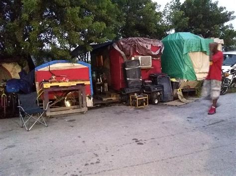 Miami Homeless Sex Offenders Booted Offered Shelter By Frank Diaz S United We All Can Miami