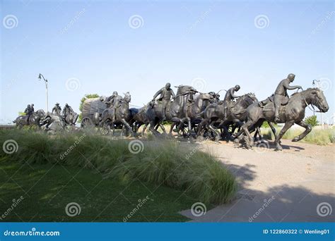 Bronze Sculpture in Centennial Land Run Monument Oklahoma Editorial Photography - Image of ...