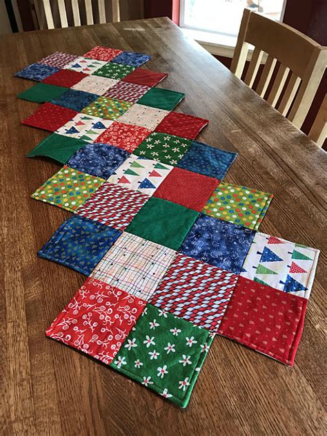 Zig Zag Christmas Table Runner D