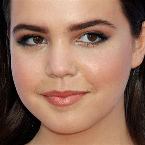 Bailee Madison Makeup Gray Eyeshadow Silver Eyeshadow And Peach