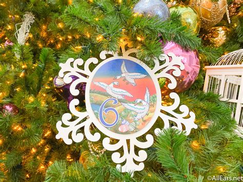 Photos Go On A 2020 Walt Disney World Christmas Tree Tour Allears Net