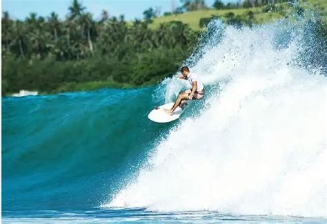 Indahnya Ombak Pantai Sorake Dan Lagundri Genpi Co Sumut