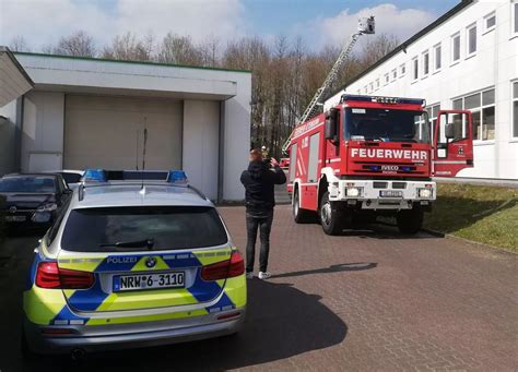 Verpuffung in Spänebunker Feuerwehr in Ennest im