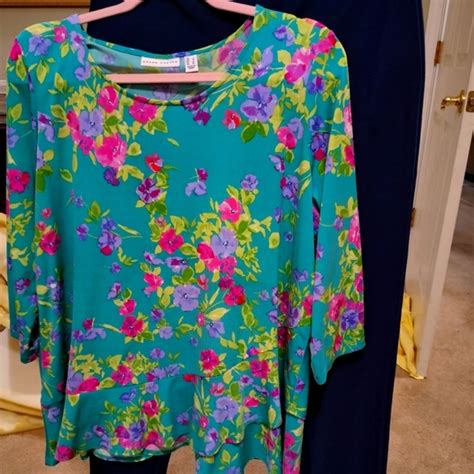 Susan Graver Tops Susan Graver Floral Blouse Size Large Poshmark