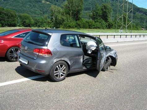 Verkehrsunfall Auf Der Autobahn A3 Bei Bilten Polizeinews Ch