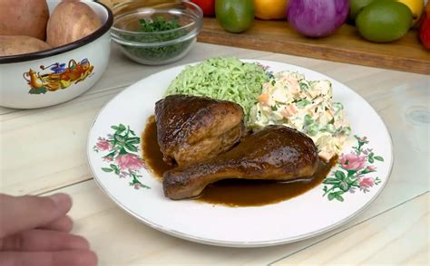 Cómo Hacer Pollo Al Horno Con Ensalada Rusa