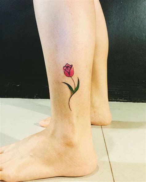 25 Intricate Small Flower Tattoo Designs And Ideas For Women