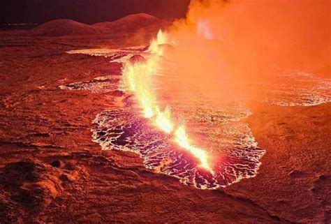 Islandia registra erupción volcánica cerca de la capital