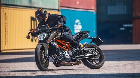 2023 KTM 125 Duke & 390 Duke revealed for Europe | HT Auto