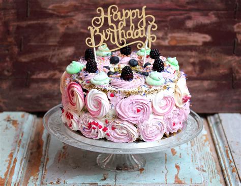 Torta Di Compleanno Con Frosting Di Rose Dolci Gusti