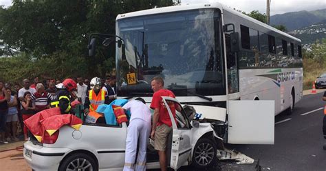 Collision Mortelle Entre Une Voiture Et Un Bus