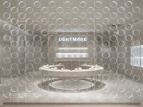 漂浮在空中的光环中展示珠宝LIGHT MARK饰品品牌店 in 2023 Design Light Suzhou