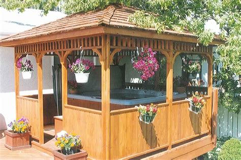 25 Cheap DIY Hot Tub Enclosure Ideas