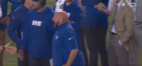 New York Giants Coach Brian Dabolls Furious Ref Rant Caught On Live Tv