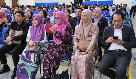 Yb Datuk Dr Haji Mohd Arifin Bin Datuk Haji Mohd Arif Jp Menteri Sains