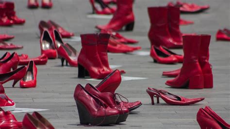 Zapatos Rojos En Bellas Artes Contra La Violencia De Género Acvg