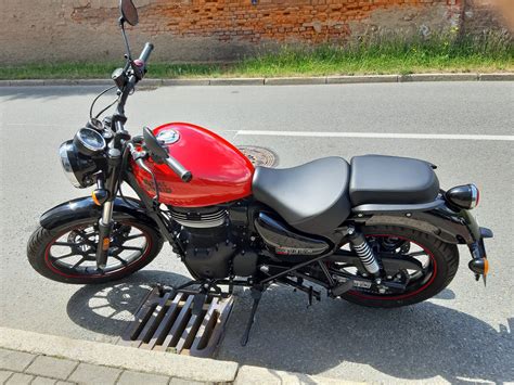 Neumotorrad Royal Enfield Meteor 350 Fireball Baujahr 2022 4 560 00 EUR