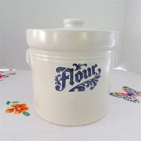 Pfaltzgraff USA Yorktowne Flour Canister Kitchen Pfaltzgraff Usa