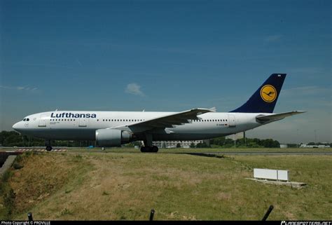 D Aiam Lufthansa Airbus A B Photo By Proville Id