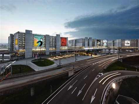 Picking Up Passengers Flughafen Zuerich