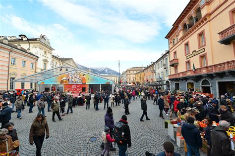 La Saint Ours La Fiera Di SantOrso Di Aosta Artigianato Di Tradizione