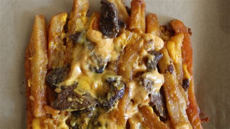 Taco Bell Grilled Cheese Nacho Fries Review Theyre Worth The Trip