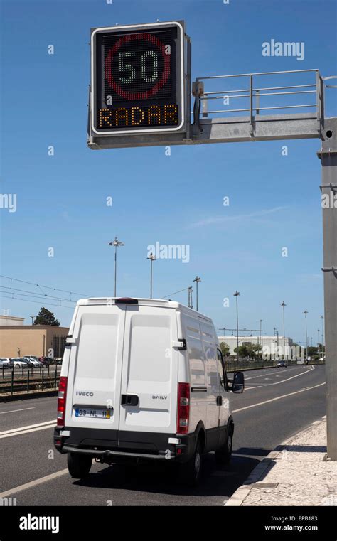 Radar Van Banque De Photographies Et Dimages à Haute Résolution Alamy