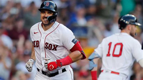 Duvall S 3 Run Homer Helps Lifts Red Sox Past Dodgers