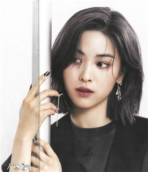 Ryujin Itzy Cheshire Comeback Photoshoot Concept Scan Kpop Mulheres