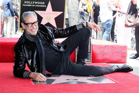 Jeff Goldblum Proves He’s Still The Coolest As He Recreates Iconic Jurassic Park Pose At