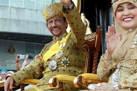 Tak Disangka Ternyata Kelakuan Sultan Hassanal Bolkiah Saat Masih Muda