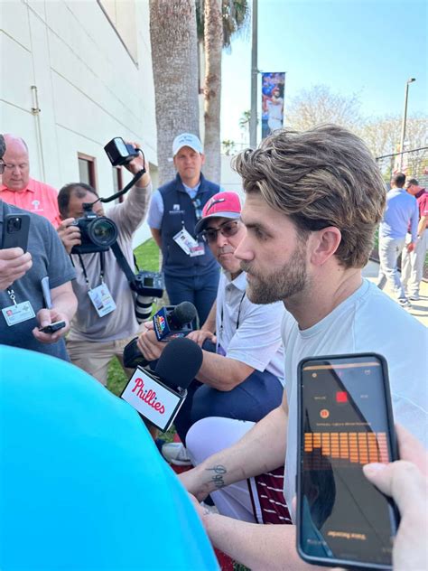 Bryce Harper Arrives At Phillies Spring Training Without New News But