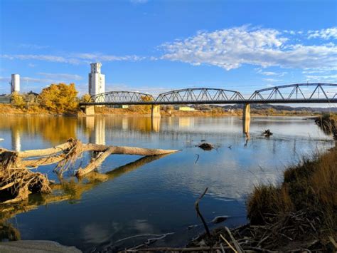 The Yellowstone River In Glendive Mt Skyspy Photos Images Video