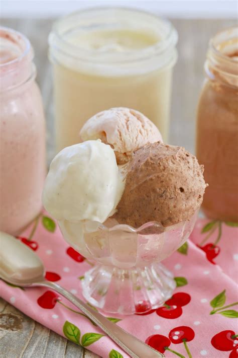 How To Make Homemade Ice Cream In A Jar With Just 2 Ingredients