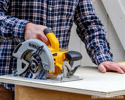 4 Ways to Make Straight Cuts with a Circular Saw | Saws on Skates®