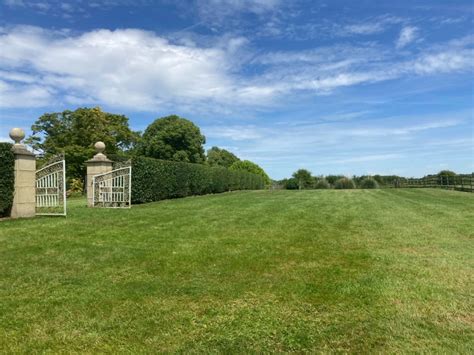 Friars Court Clanfield Ngs Gardens