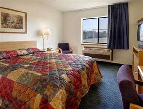 Super 8 West Memphis - UPDATED 2017 Prices & Motel Reviews (AR ...