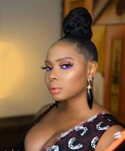 Yemi Alade Bares Cleavage In Sultry Outfit Celebrities Nigeria