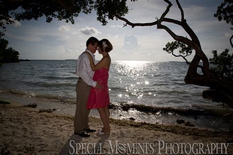 Nana & Alex: Key Largo Bay Marriott Beach Resort Wedding | SM Photog.