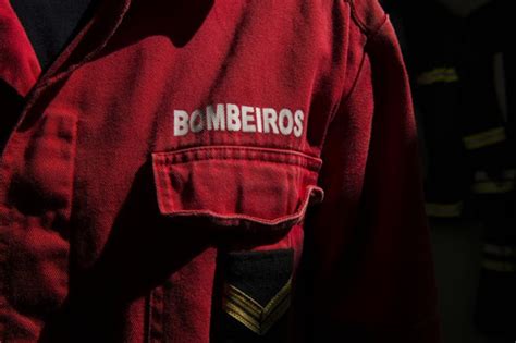 Bombeiros de Comboio para Combater Fogos Os Incêndios Não Têm Hora