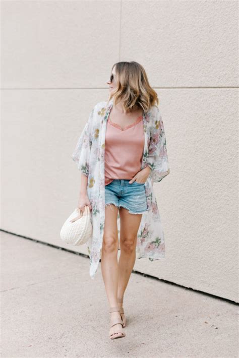 Easy Ways To Wear A Floral Kimono Fleurdille