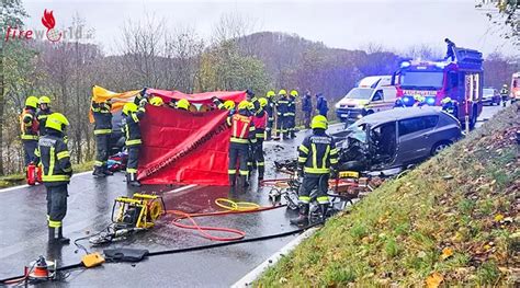 O Eine Tote Bei Pkw Kleinbus Frontalzusammensto Auf B Bei