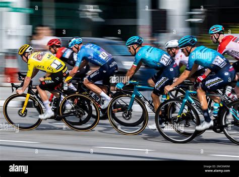 Tour De France Singapore Criterium Stock Photo Alamy