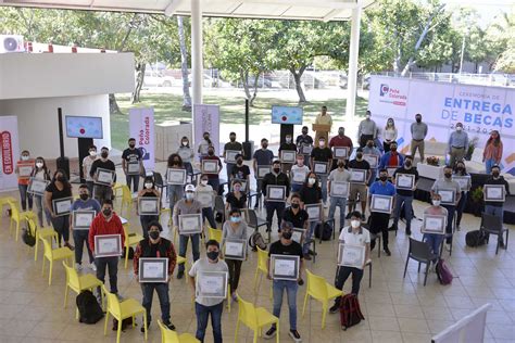 PEÑA COLORADA Y FUNDACIÓN TELEVISA ENTREGAN BECAS A ESTUDIANTES DE LA