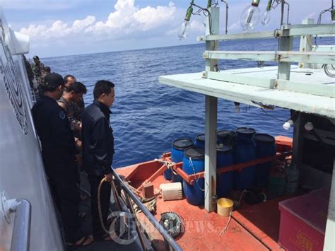 Bakamla Ri Tangkap Kapal Pencuri Ikan Asal Malaysia Dan Vietnam Foto